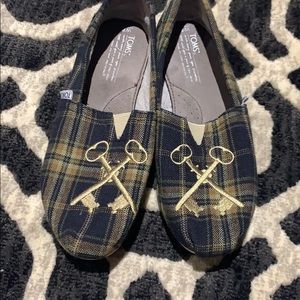 Toms plaid shoes